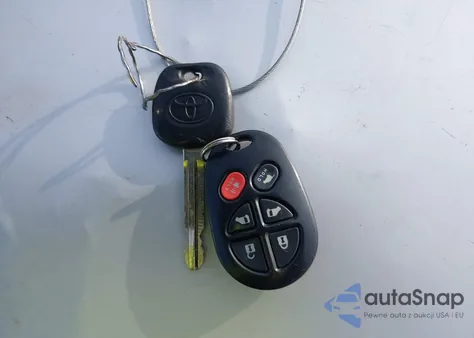 2012 Toyota Sienna Xle V6 8 Passenger from USA, damaged, VIN 5TDYK3DC3CS273535